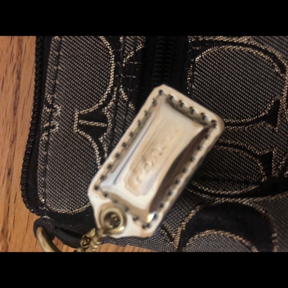 Coach wristlet - Picture 4 of 10